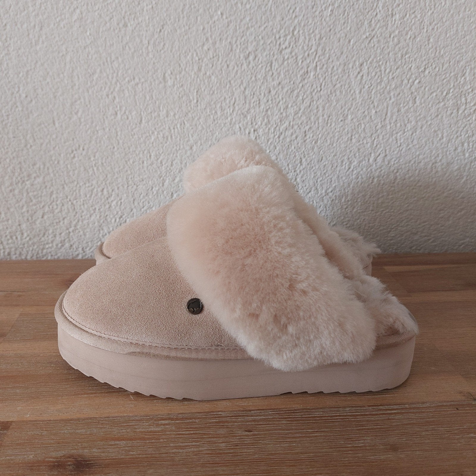 Warmbat pantoffels maat 36, Beige, Ophalen of Verzenden, Pantoffels of Sloffen, Gedragen