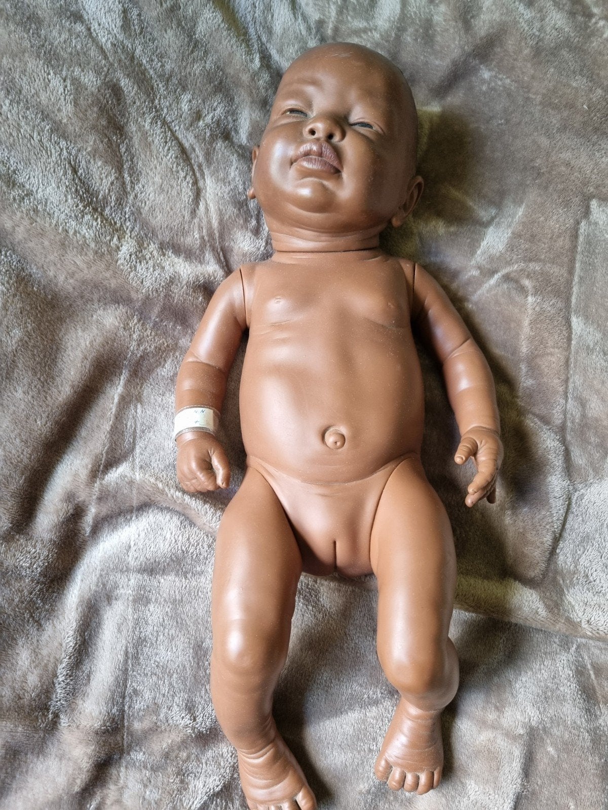 Realistische babypop, donkere huidskleur, Ophalen of Verzenden, Zo goed als nieuw, Babypop