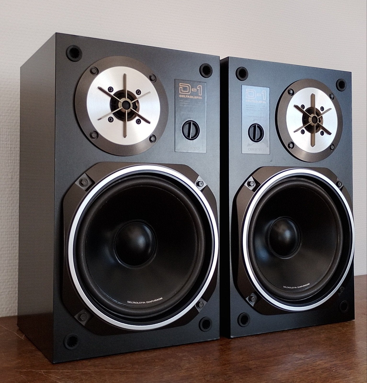 Onkyo D-1 luidsprekers., Audio, Tv en Foto, Luidsprekers, Zo goed als nieuw, 120 watt of meer, Front, Rear of Stereo speakers
