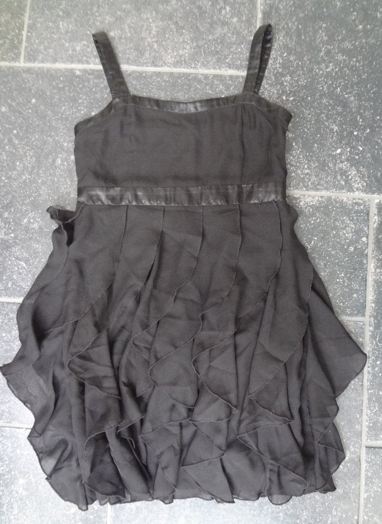 Jurk maat 164, zwart van H&M. Mooi kerstjurkje/ feestjurkje, Meisje, H&M, Ophalen of Verzenden, Zo goed als nieuw