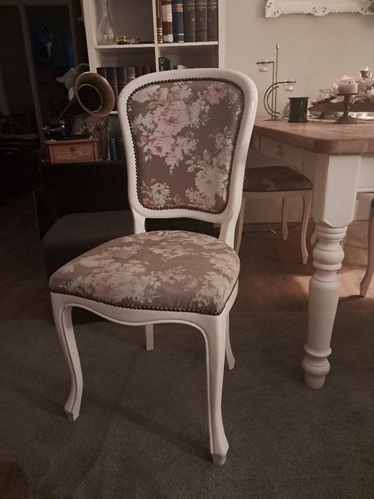Stoelen gebloemd 4 stoelen per stuk 10 euro, Huis en Inrichting, Ophalen, Gebruikt, Wit, Vier