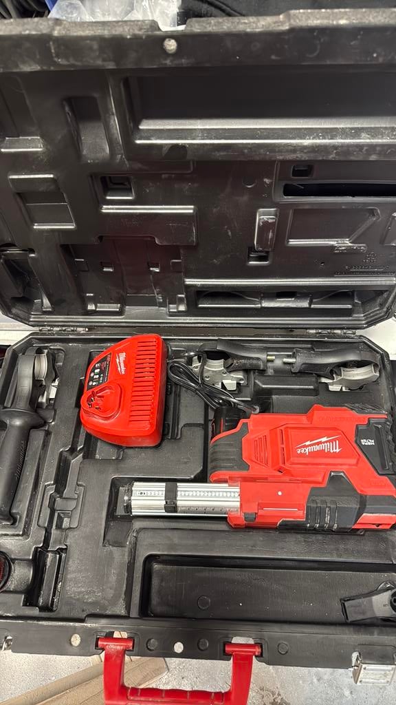 Milwaukee  stofzuiger sert  nieuw, Doe-het-zelf en Verbouw, Gereedschap | Handgereedschap, Ophalen of Verzenden, Zo goed als nieuw