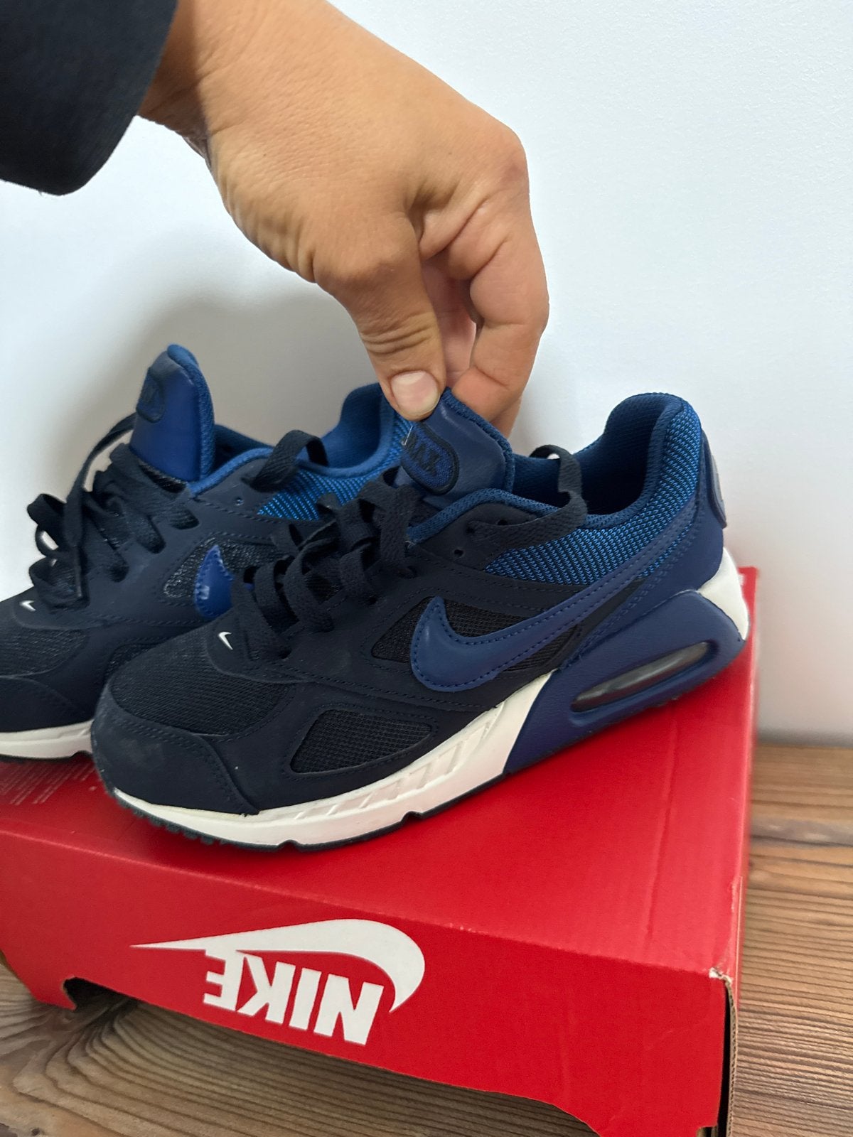 Nike Air Max sneakers voor kinderen - Maat 35.5, Kinderen en Baby's, Kinderkleding | Schoenen en Sokken, Ophalen of Verzenden