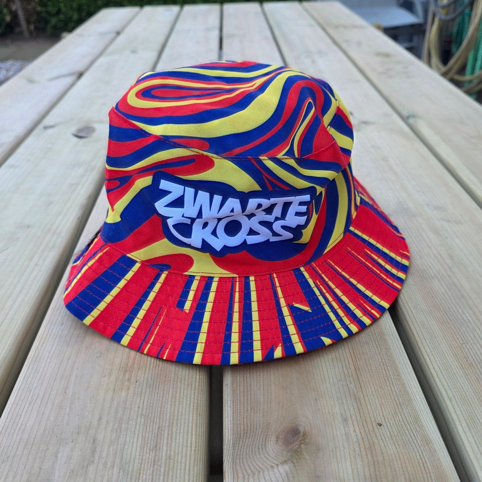 Zwarte Cross Bucket Hat - Diverse Kleuren, Zwarte Cross, Hoed, Nieuw, One size fits all
