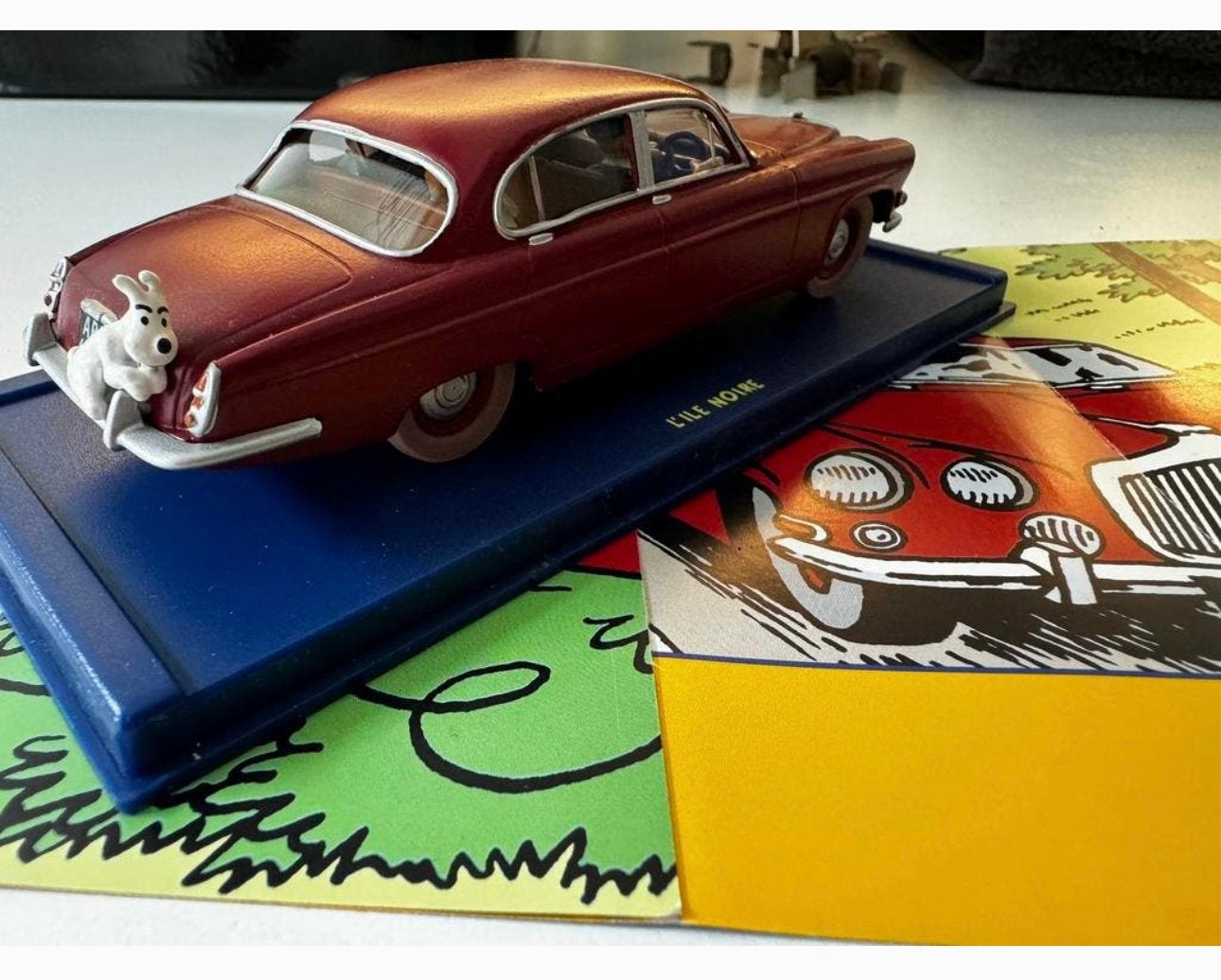 Kuifje auto 1:43 de jaguar Mkx v dr müller uit zwarte rotsen, Ophalen of Verzenden, Kuifje, Zo goed als nieuw, Beeldje of Figuurtje