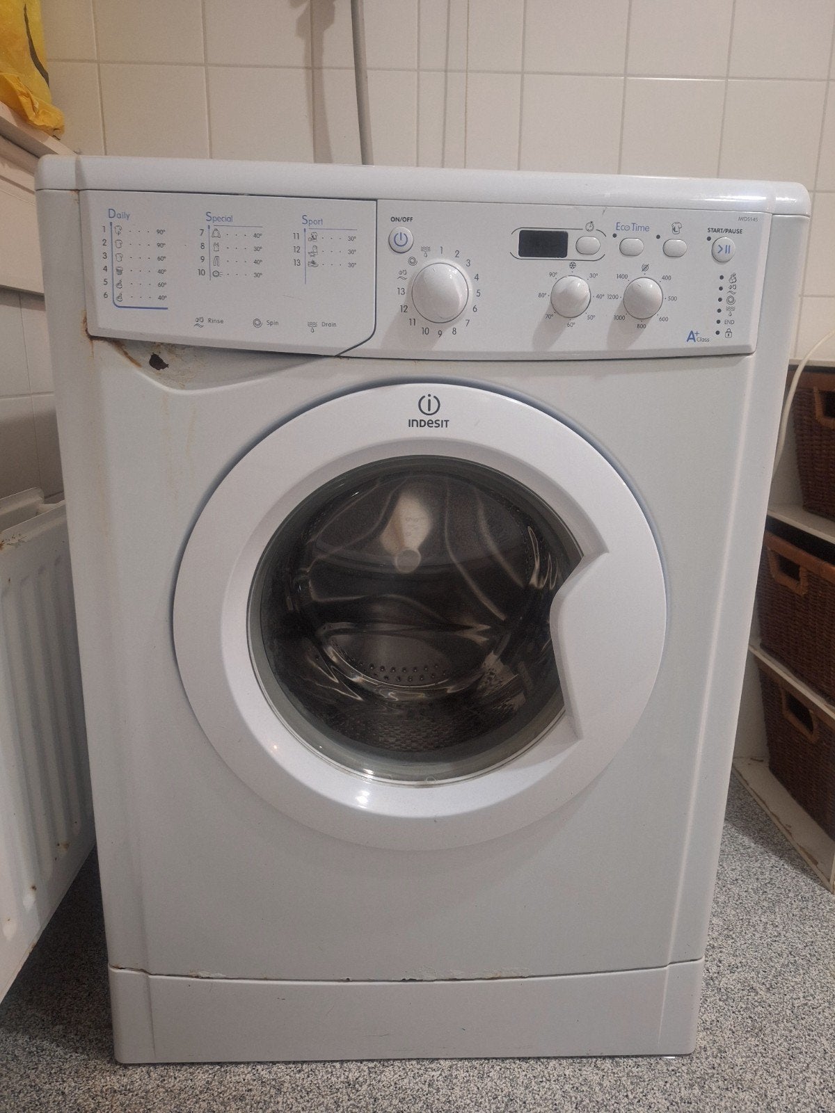 Gratis Indesit IWD5145 wasmachine  - geeft foutmelding, Witgoed en Apparatuur, Ophalen, Gebruikt, 1200 tot 1600 toeren, 85 tot 90 cm