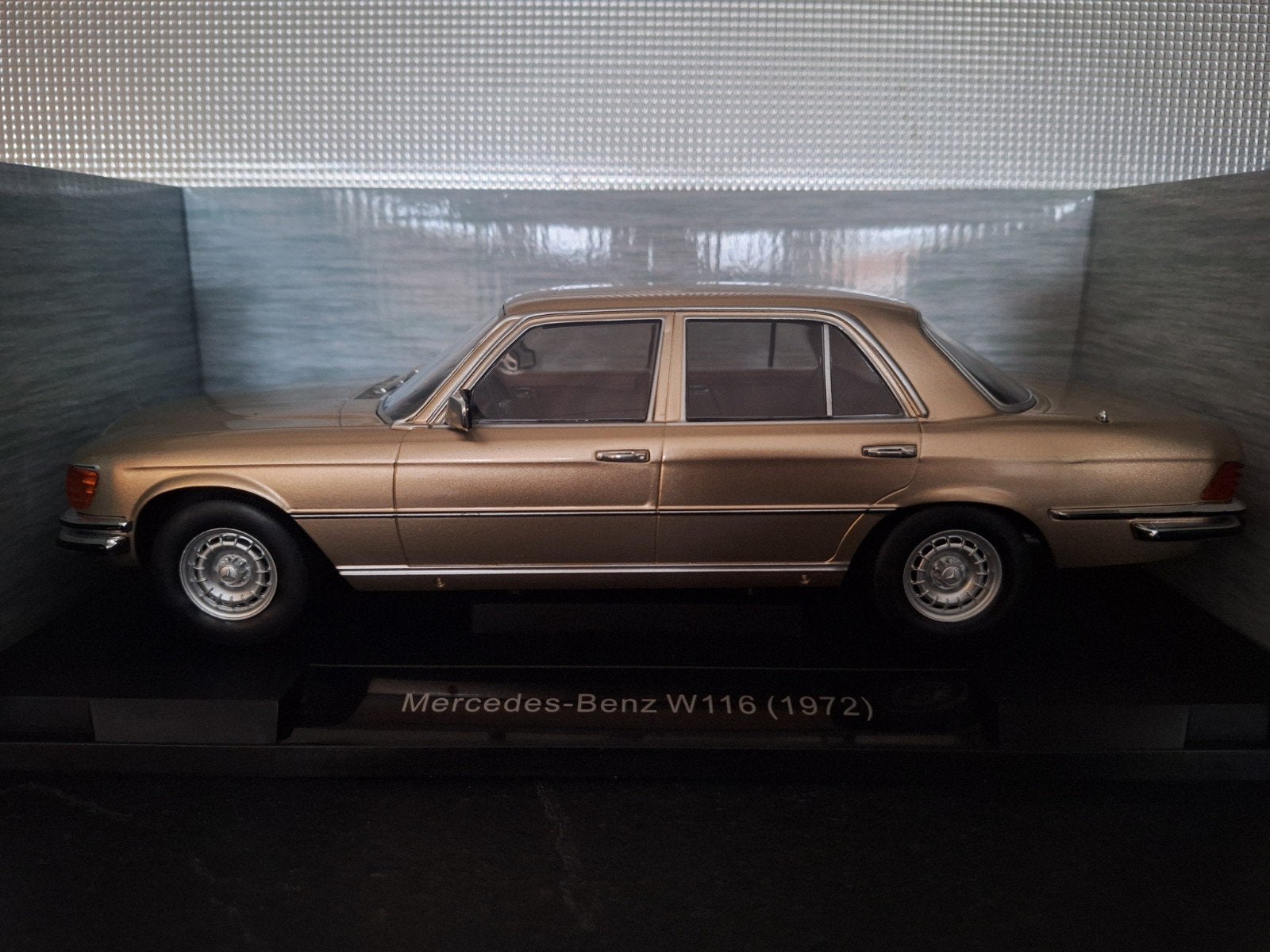 Mercedes Benz S- Klasse W116 Schaal 1:18, Hobby en Vrije tijd, Modelauto's | 1:18, Overige merken, MCG, Nieuw, Ophalen of Verzenden