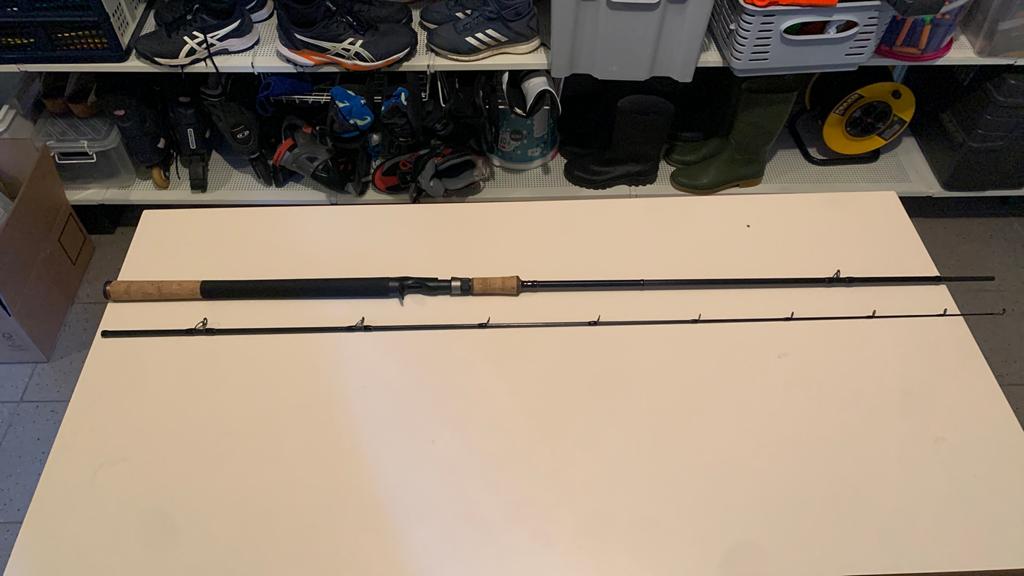Ultimate Pike Caster + Abu Garcia Max STX Low Profile Reel, Watersport en Boten, Hengelsport | Roofvissen, Ophalen, Nieuw, Complete set