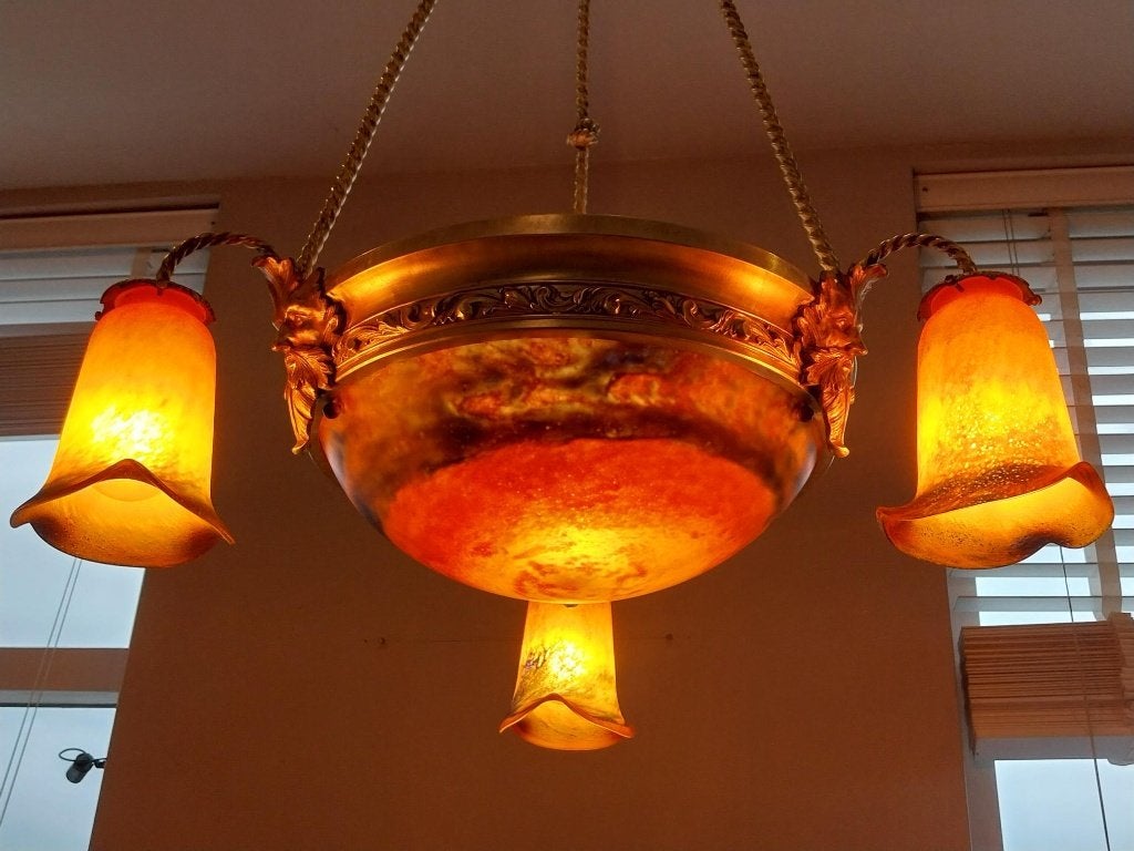 Franse Art Deco bronzen kroonluchter oranje rode glaspasta, Antiek en Kunst, Antiek | Lampen, Ophalen