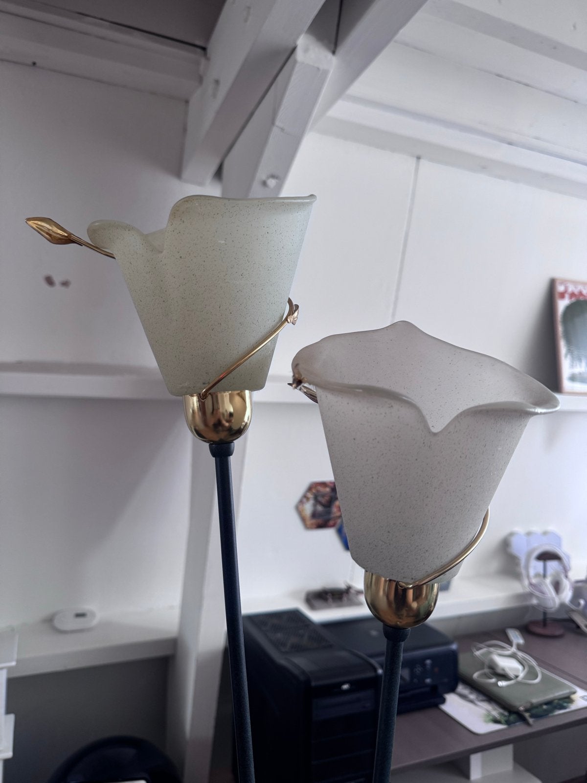 Stijlvolle vloerlamp met twee lichtpunten vorm van bloem, Huis en Inrichting, Lampen | Vloerlampen, Ophalen, Gebruikt, E14 (klein)