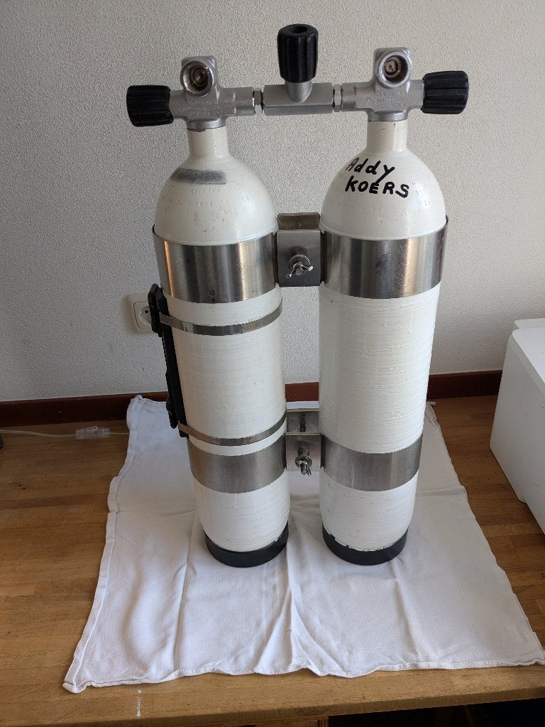 Duikflessen Carbon dubbelset, Ophalen, Gebruikt, Duikfles