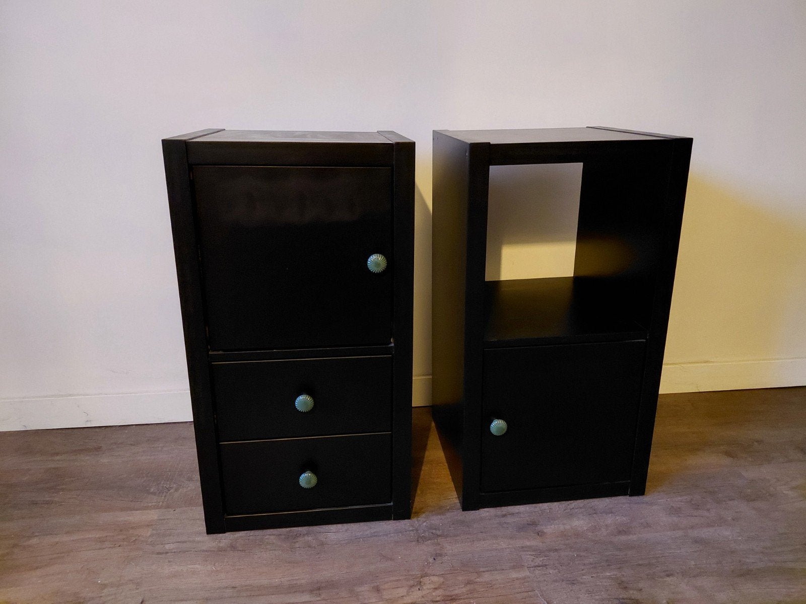 2 zwarte nachtkastjes - Gratis af te halen in Roosendaal, Ophalen, Gebruikt, Minder dan 45 cm, 55 tot 70 cm