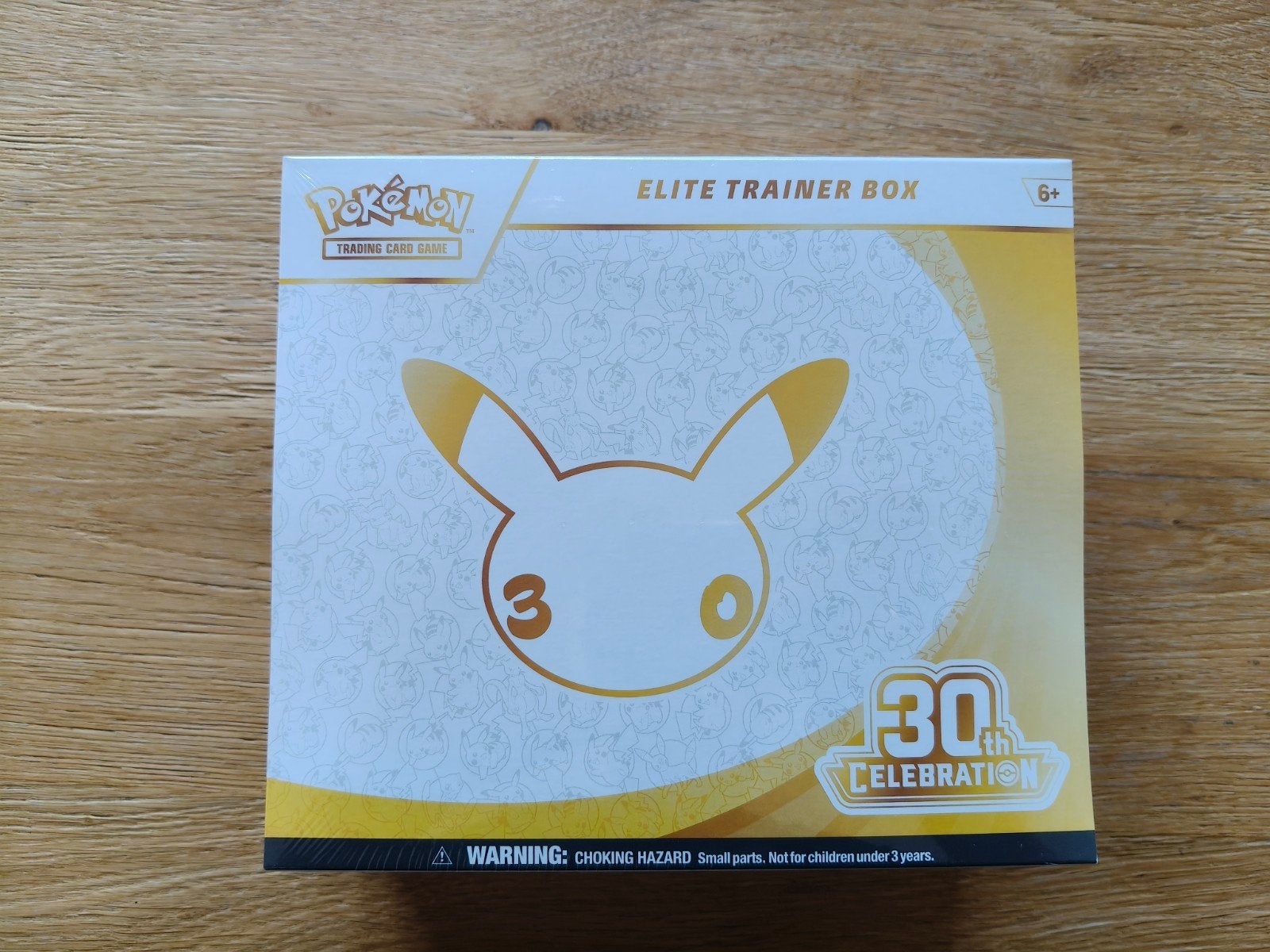 Pokémon TCG: 30th Celebration Elite Trainer Box