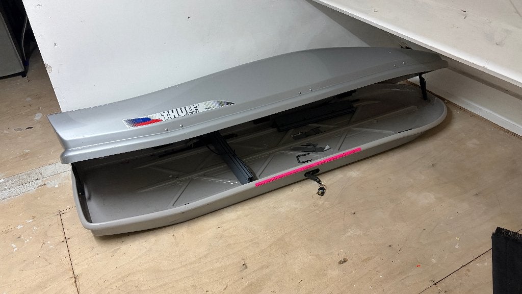 Thule Dakkoffer met Bevestigingsklemmen, Ophalen, Gebruikt