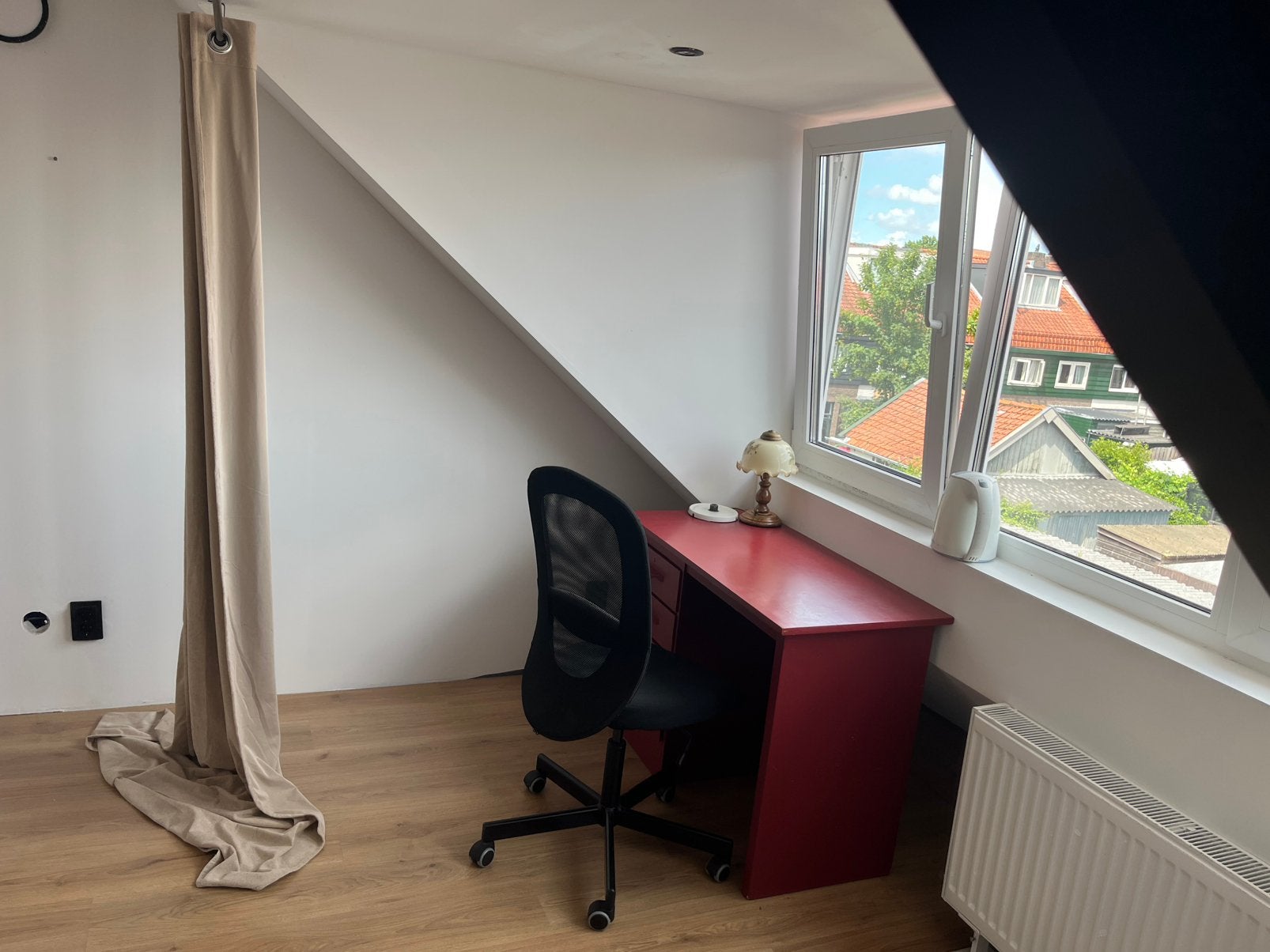 Room for rent inHilversum(20 mintes from Amsterdam), Huizen en Kamers, Kamers te huur, Amsterdam