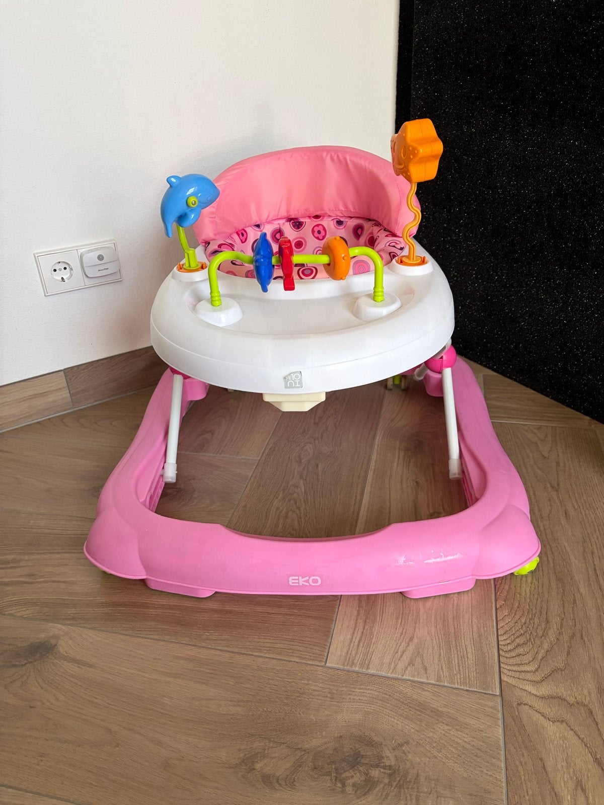 Moni Eko loopstoel roze met speelgoed, Ophalen of Verzenden, Zo goed als nieuw, Overige typen, Met wieltjes
