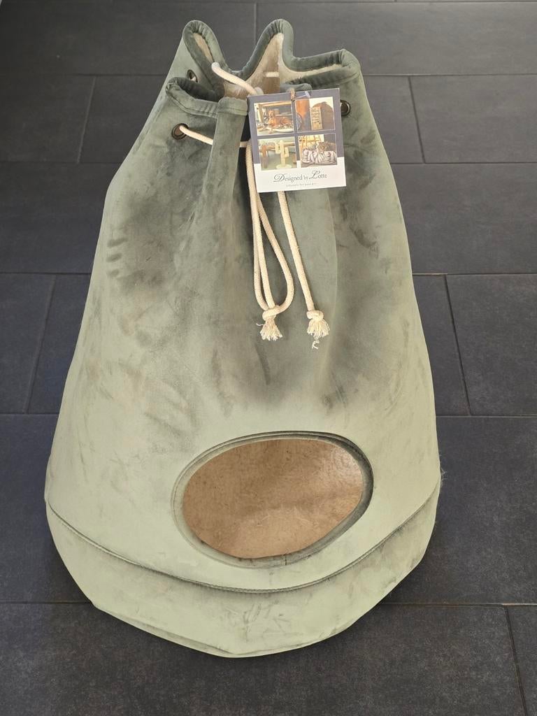 Z.G.A.N Designed by Lotte kattenhuis (groen), Dieren en Toebehoren, Kattenmanden, Ophalen of Verzenden, Zo goed als nieuw