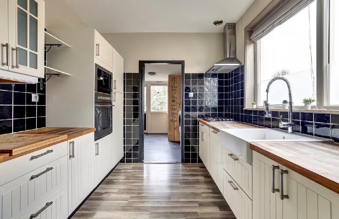 Keuken 280 cm lang met inbouwapparatuur, Ophalen, Gebruikt, Wit, Enkelwandige keuken