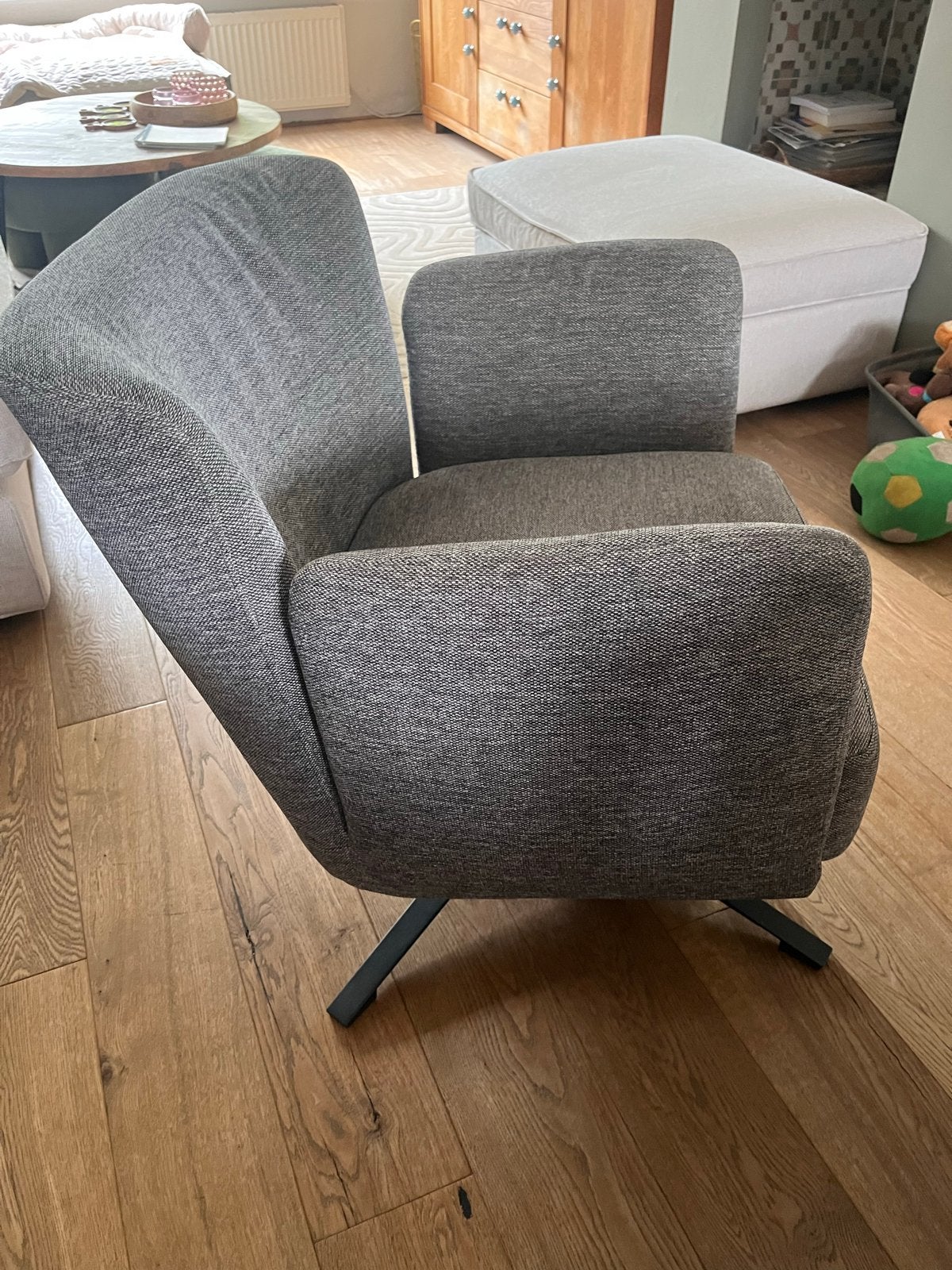 Comfortabele grijze draai fauteuil, Ophalen, Gebruikt, Eén, Stof