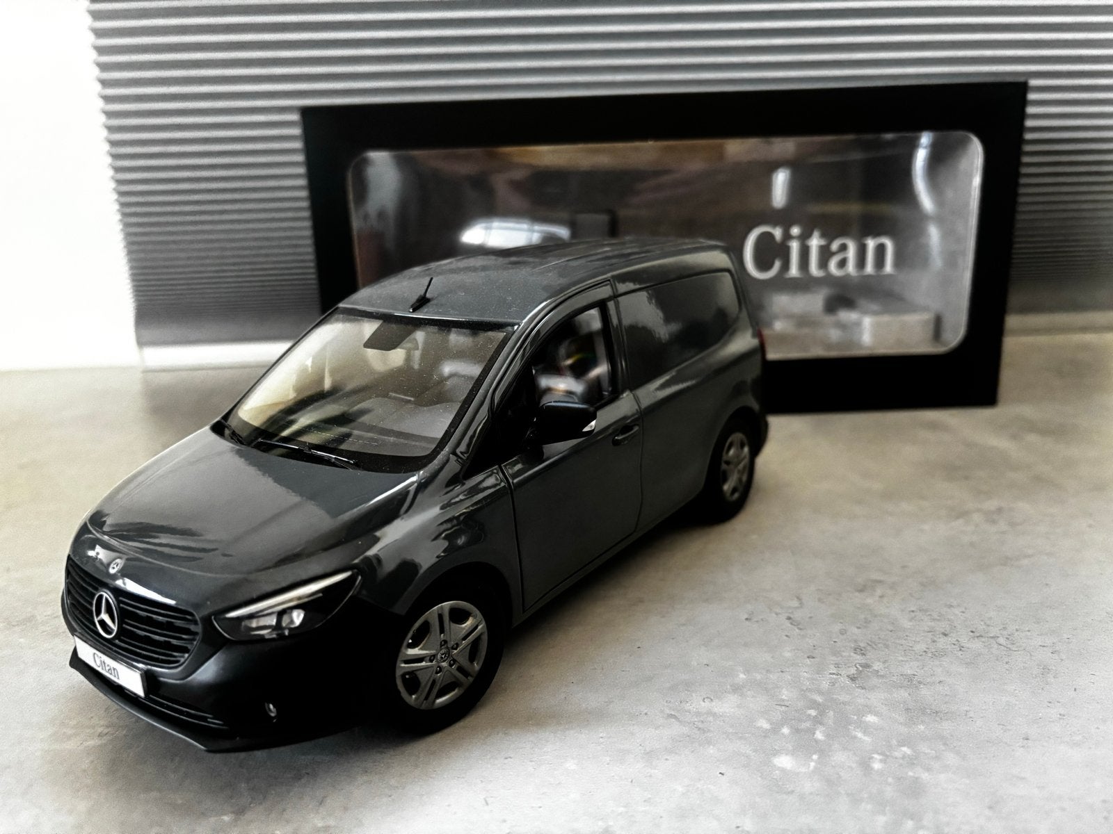 NZG Mercedes-Benz Citan Magnetietgrijs 1:18, Ophalen of Verzenden, Zo goed als nieuw, Auto