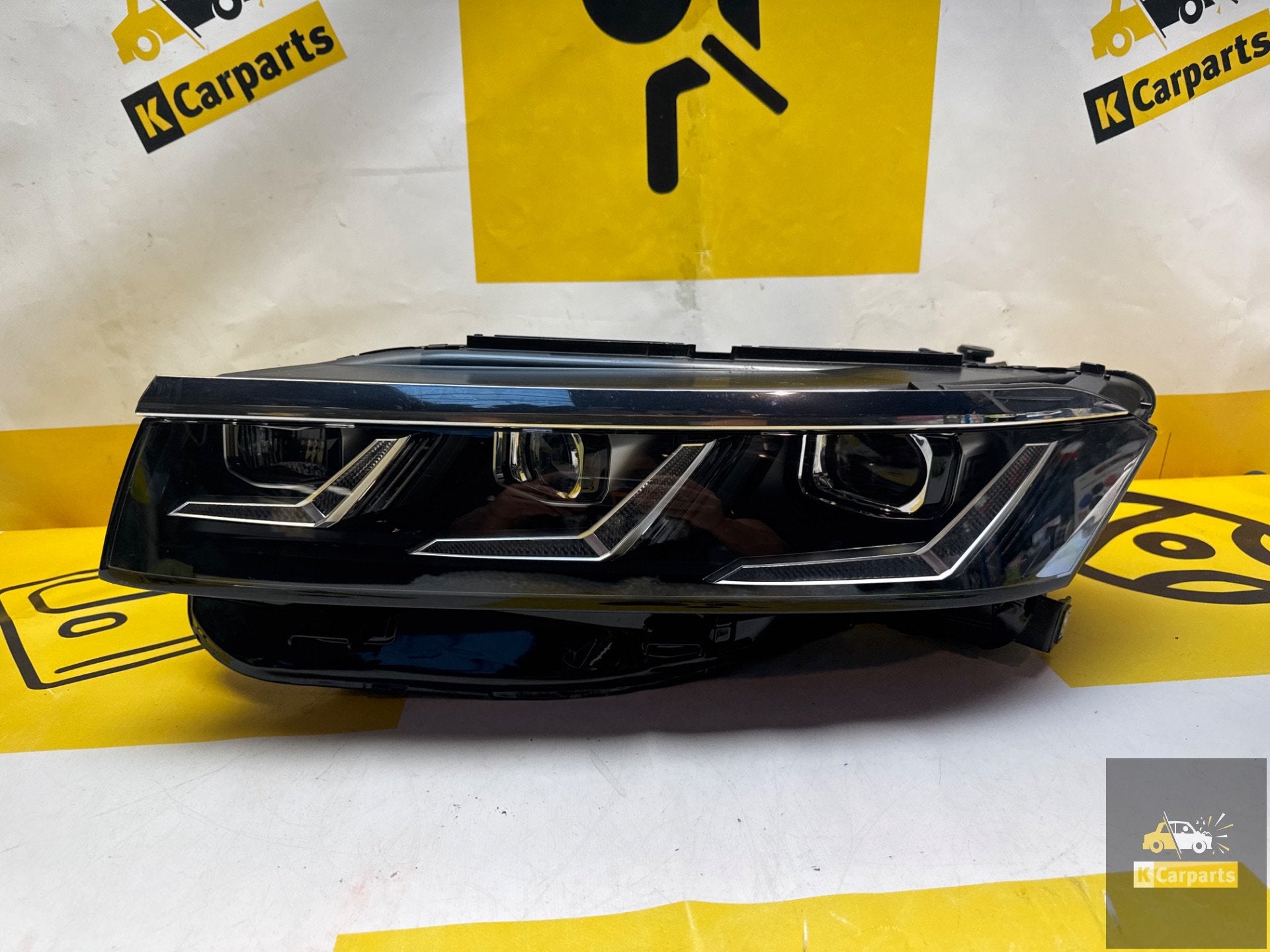 Volkswagen Touareg III Links Koplamp 761941081B origineel