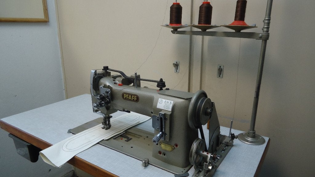 Industrie Naaimachine Pfaff 2 Naalds 3 Voudig transport, Overige merken, Gebruikt, Ophalen of Verzenden, Naaimachine