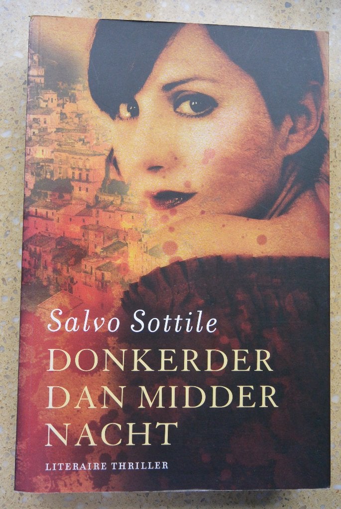 Donkerder dan middernacht Salvo Sottile Thriller Gratis, Gelezen, Europa overig, Ophalen of Verzenden, Salvo Sottile