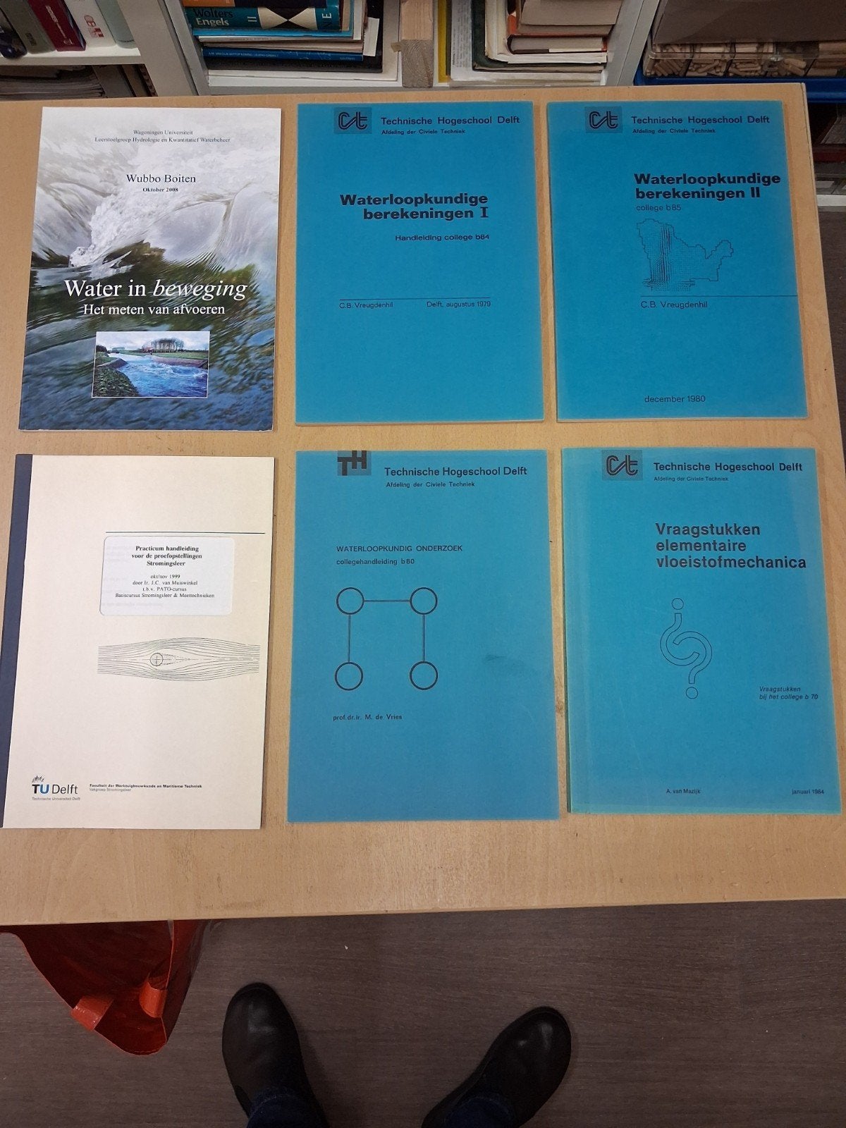 studiehandleidingen stromingsleer en waterloopkunde, Boeken, Studieboeken en Cursussen, Ophalen of Verzenden, Beta, Zo goed als nieuw