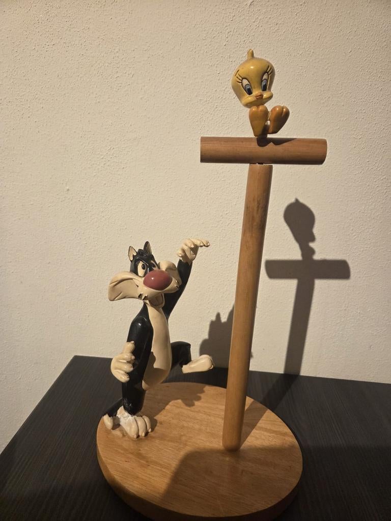 Sylvester en Tweety keukenrolhouder Warner Bros, Verzamelen, Disney, Ophalen of Verzenden, Overige figuren, Gebruikt