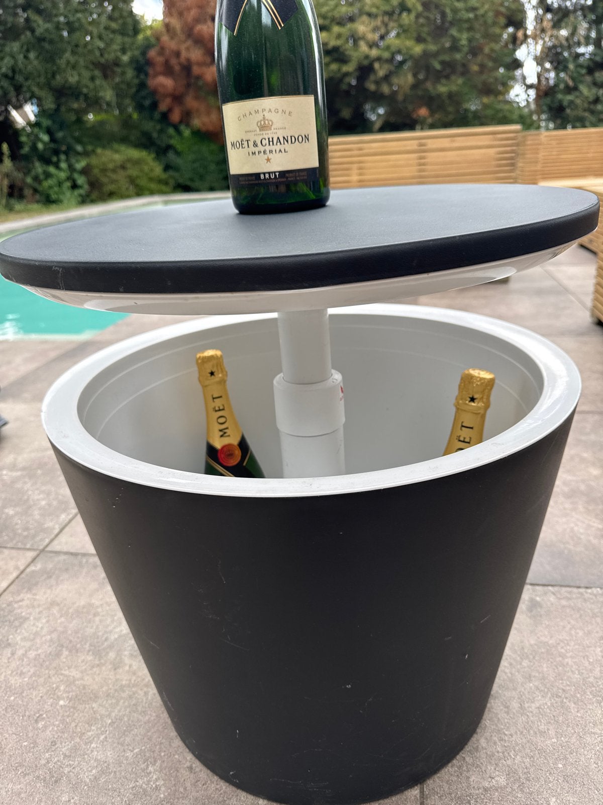 Koeler/bijzettafel voor drankjes, Tuin en Terras, Ophalen of Verzenden, Gebruikt, Rond, Kunststof