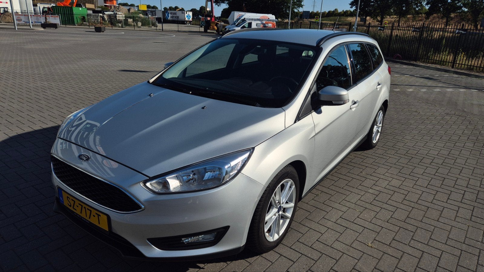 Ford Focus 1.0 Ecoboost 74KW Wagon 2018 Grijs, Auto's, Stof, Zwart, 100 pk, Origineel Nederlands