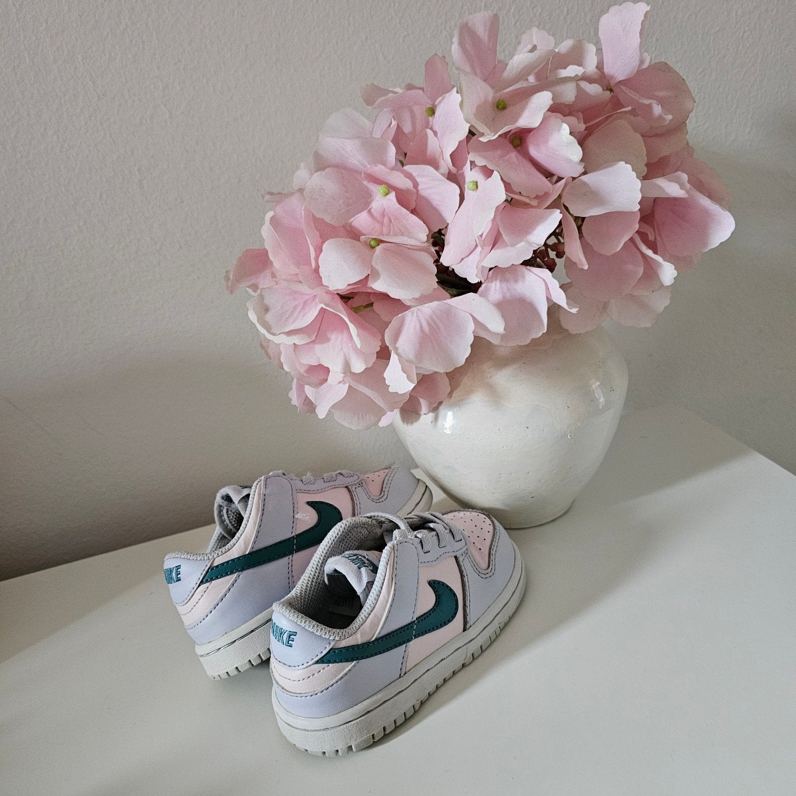 Nike Dunk Low sneakers voor baby's - Roze/Groen maat 23.5, Gebruikt, Jongen of Meisje, Schoenen, Ophalen of Verzenden