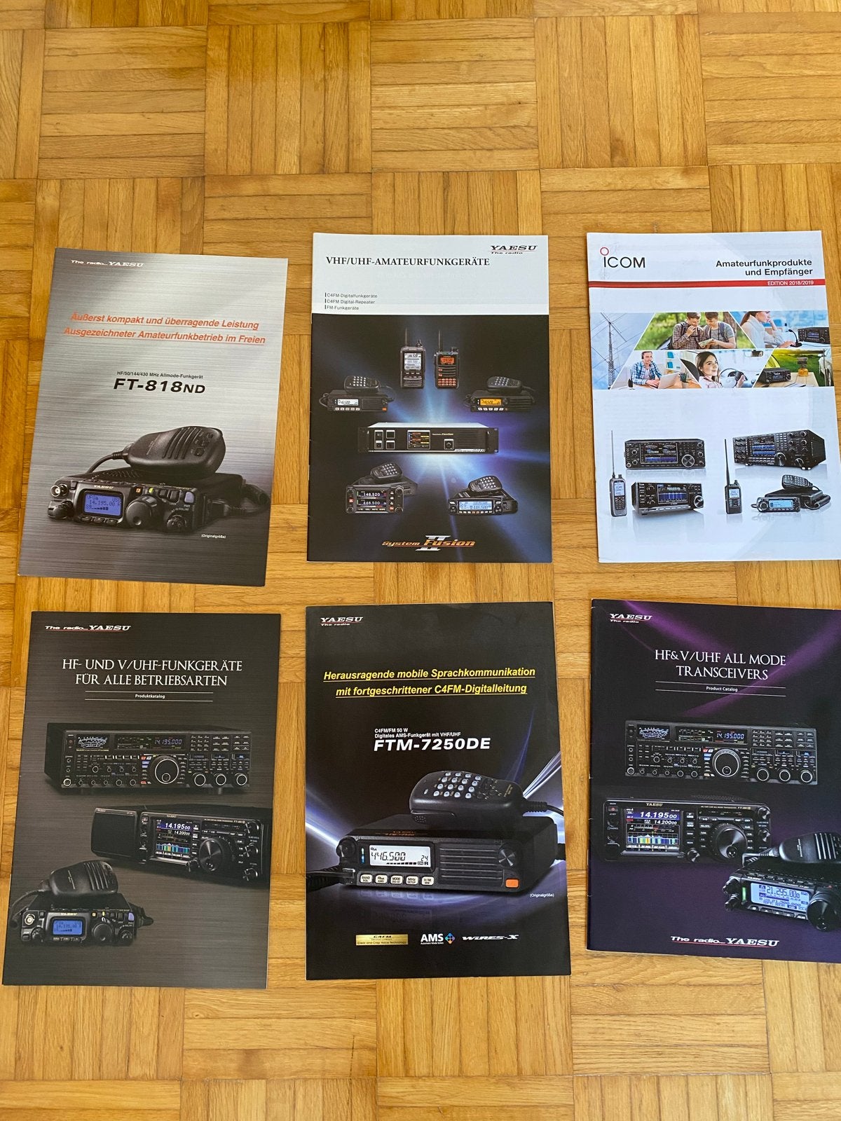 Collectie van 18 Amateur Radio Brochures (Yaesu, Kenwood, Ic, Ophalen of Verzenden, Gebruikt