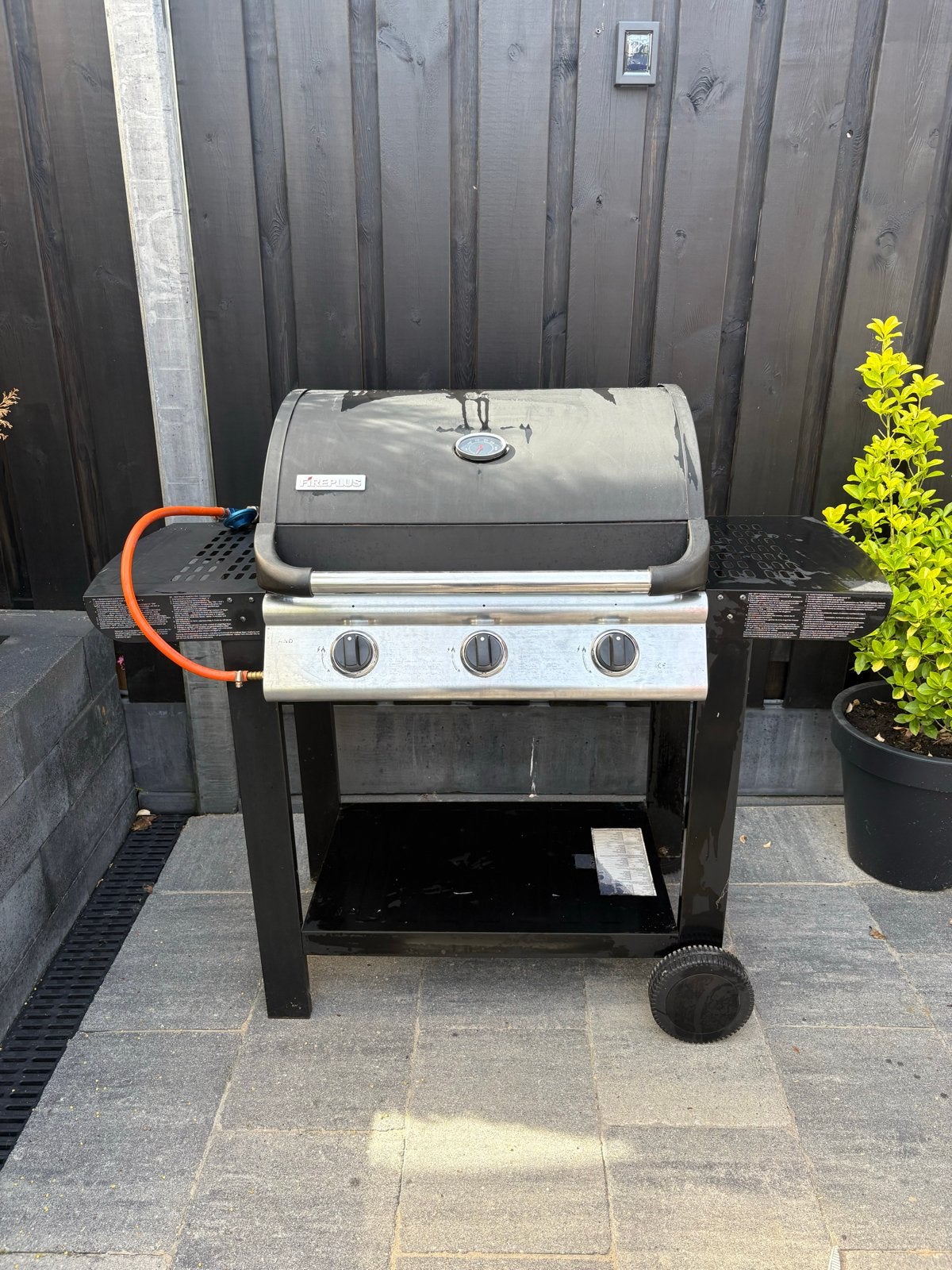 Gebruikte gasbarbecue met 3 branders en thermometer, Ophalen, Gebruikt