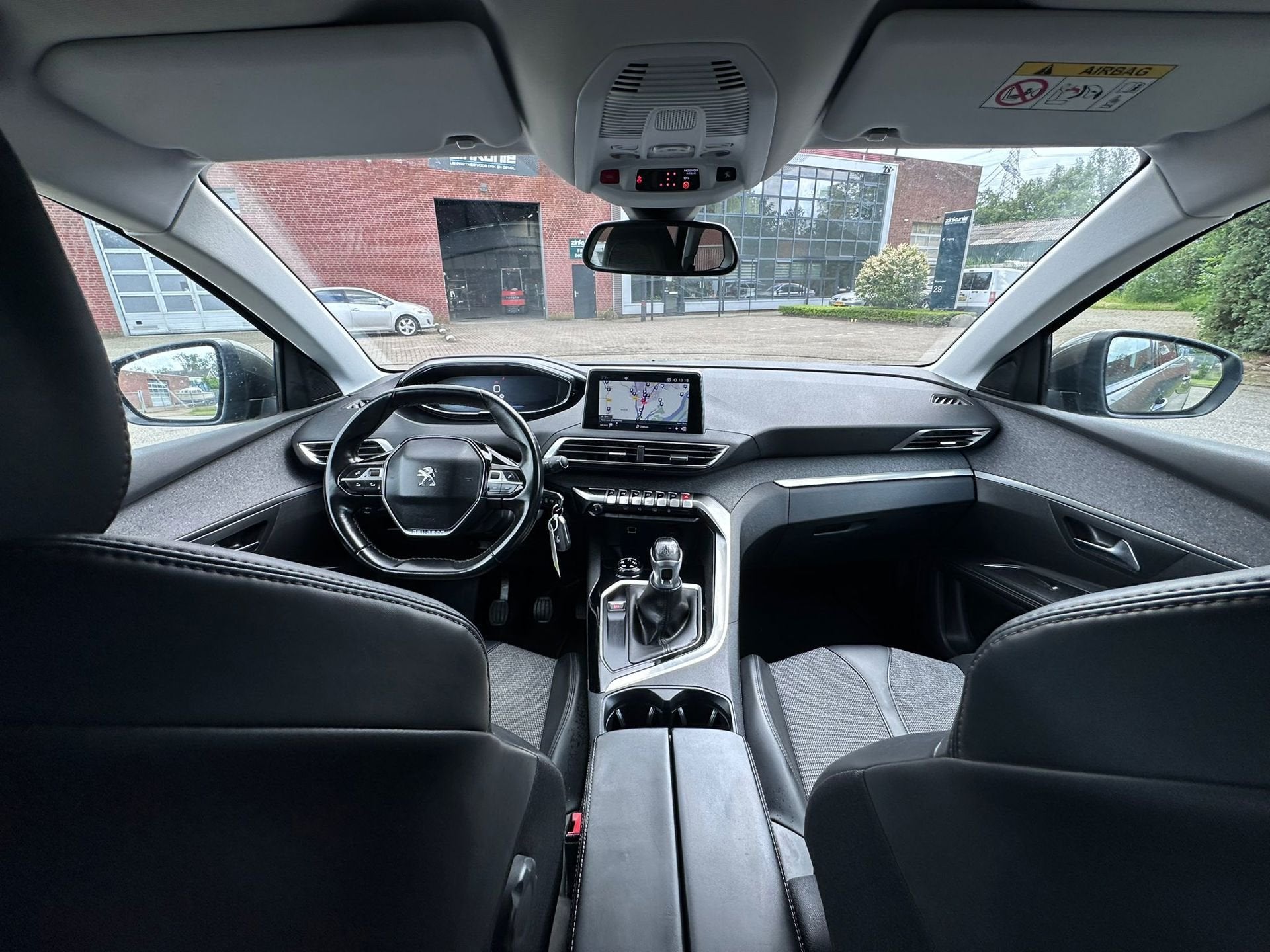 Peugeot 5008 1.2 PureTech Advanced Grip Control Allure 7P*Na, Voorwielaandrijving, Dealer onderhouden, Parkeersensor, Gebruikt