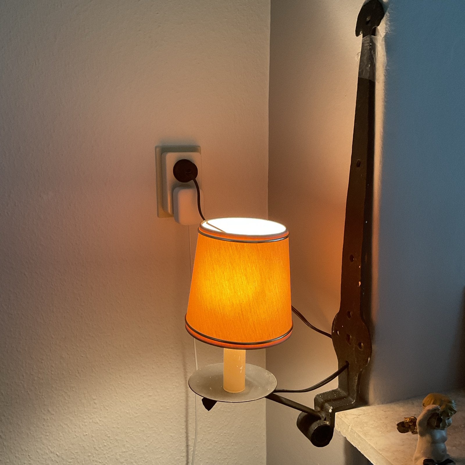 Vintage wandlamp van metalen arm, Met snoer/stekker, Gebruikt, Zwart, E14 (klein)