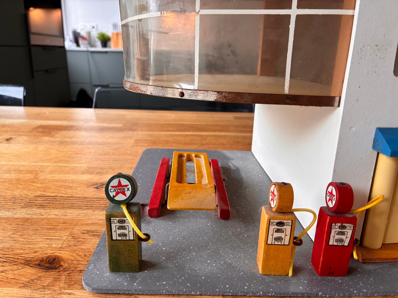 Vintage SIO Caltex speelgoedgarage nr. 1930, Ophalen of Verzenden, Gebruikt