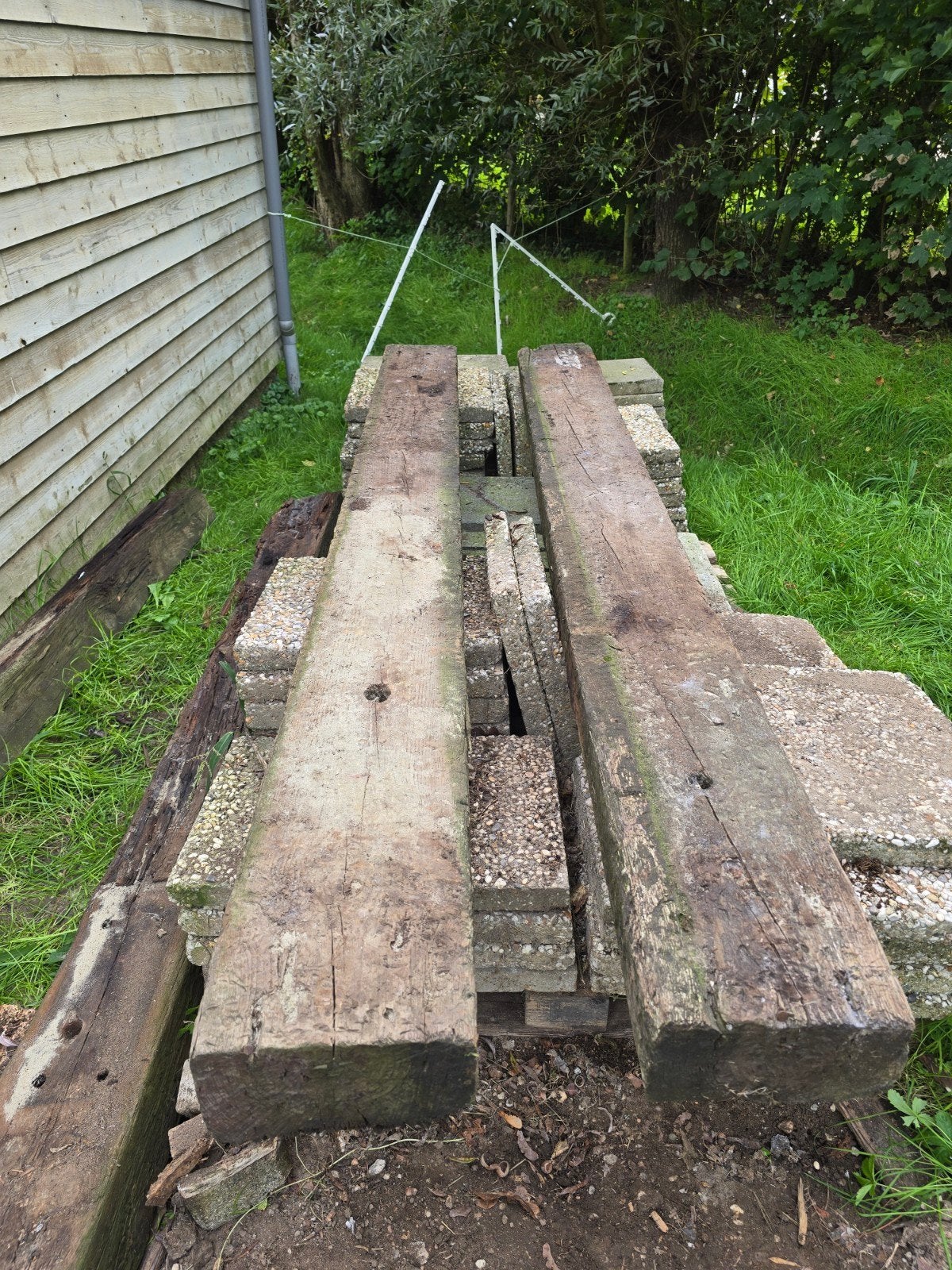 Gratis bielzen: 3 lange en 1 korte, Tuin en Terras, Ophalen, Gebruikt, Biels, 200 cm of meer