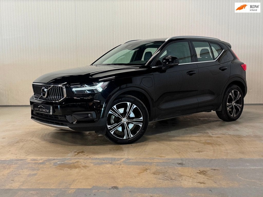 Volvo XC40 1.5 T5 Plug-in Hybrid Inscription 2WD | LED | ACC, Auto's, Euro 6, Zwart, Hybride Elektrisch/Benzine, 3 cilinders