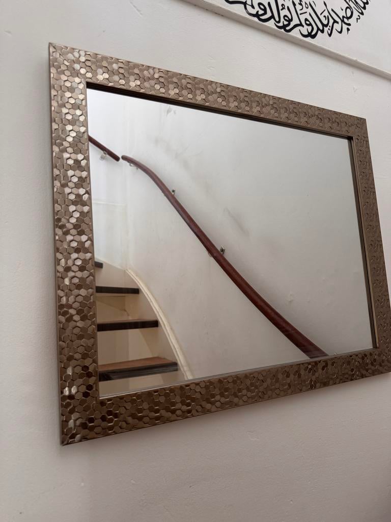 Decoratieve spiegel met honingraat frame, Huis en Inrichting, Woonaccessoires | Spiegels, 100 tot 150 cm, Ophalen of Verzenden