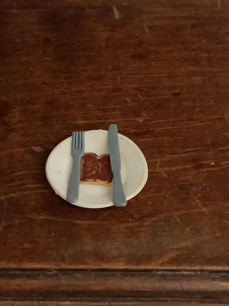 Bordje eten poppenhuis, Ophalen of Verzenden, Gebruikt, Poppenhuis