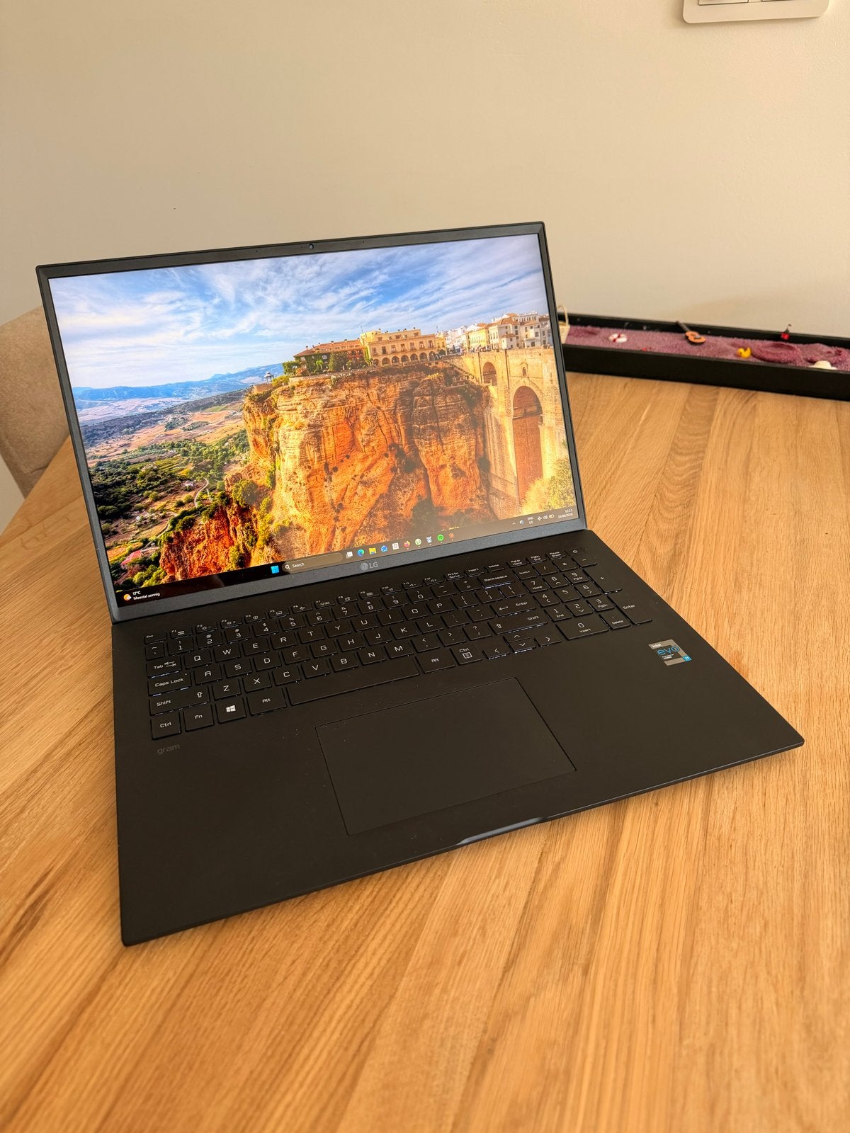 LG Gram Laptop: i7, 16GB RAM, 500GB SSD, Lange Batterij, 2 tot 3 Ghz, Qwerty, Ophalen of Verzenden, Zo goed als nieuw