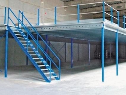 Stalen entresol trap - 3 meter hoog, zeer stevig, Zakelijke goederen, Kantoor en Winkelinrichting | Magazijn, Stelling en Opslag