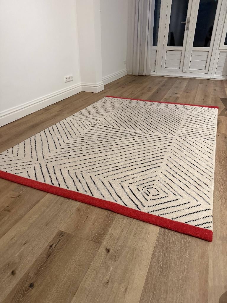 Vloerkleed geometrisch patroon crème rode rand, Huis en Inrichting, Stoffering | Tapijten en Kleden, Gebruikt, 200 cm of meer