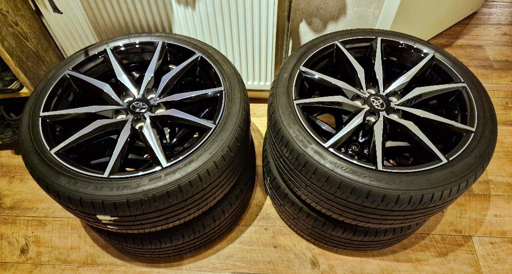 Toyota Corolla 18 inch velgen + zomerbanden NIEUW, Auto-onderdelen, Banden en Velgen, Ophalen, 18 inch, Banden en Velgen, Nieuw