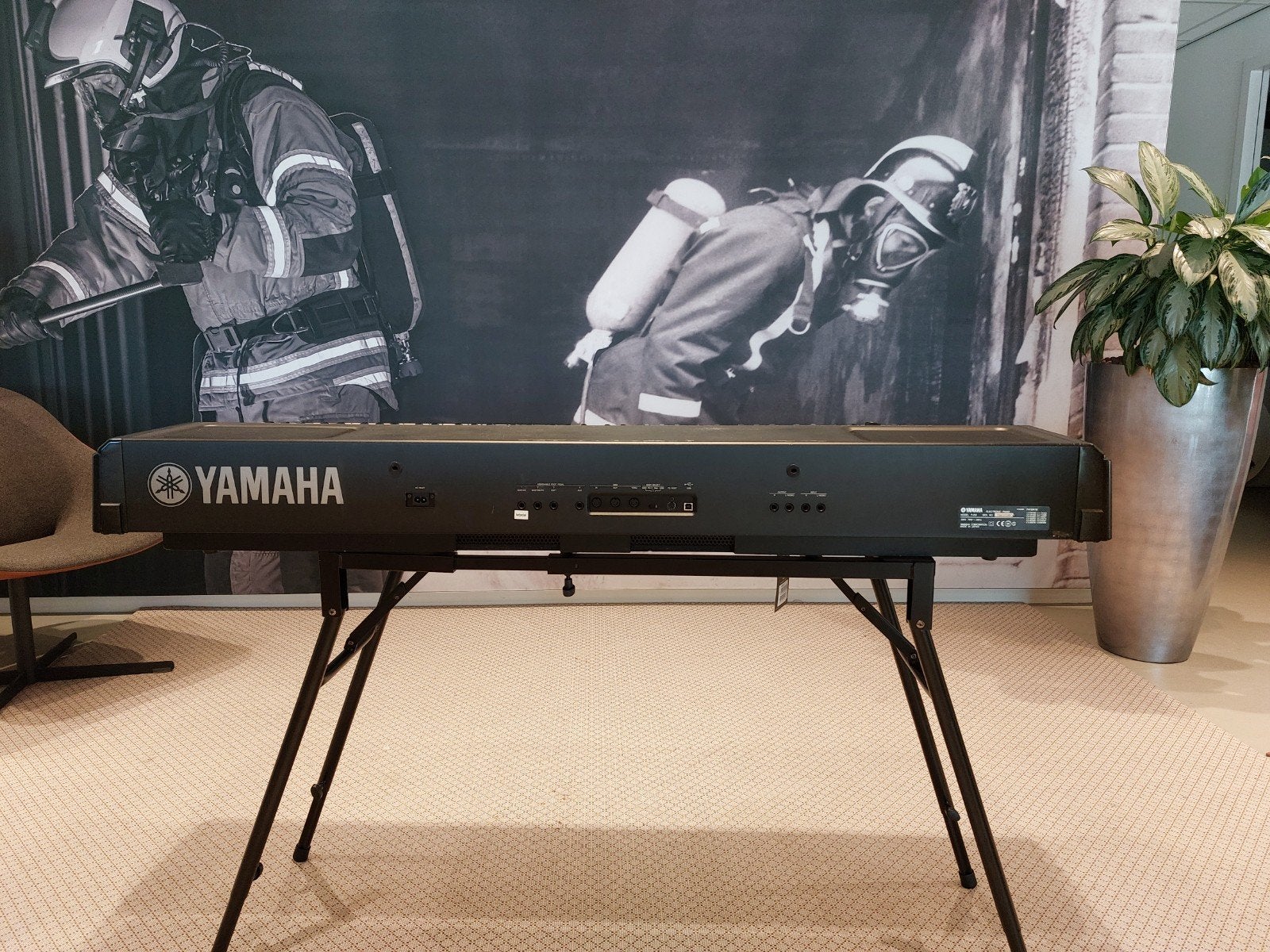 Yamaha P-250 Digitaal Piano met standaard, Muziek en Instrumenten, Piano's, Ophalen of Verzenden