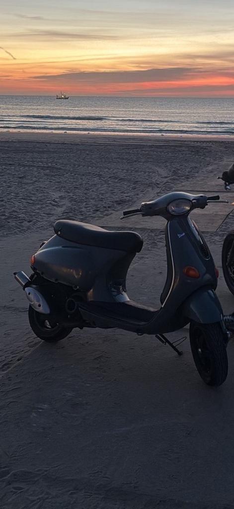 Vespa et2 70dr TEKOOP/TERUIL, Fietsen en Brommers, Scooters | Vespa, Ophalen of Verzenden, Zo goed als nieuw, Tweetakt