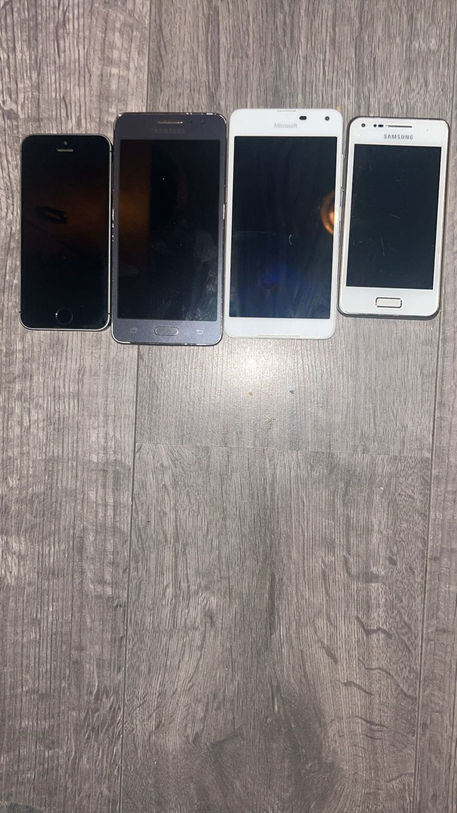 Partij van 4 telefoons - 3 werkend, 1 niet werkend, Ophalen of Verzenden, Niet werkend