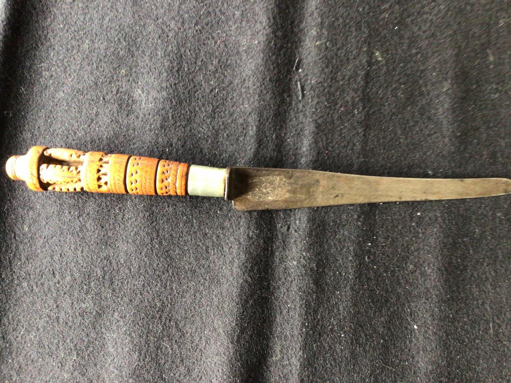 Mes antiek, Antiek en Kunst, Antiek | Gereedschap en Instrumenten, Ophalen of Verzenden