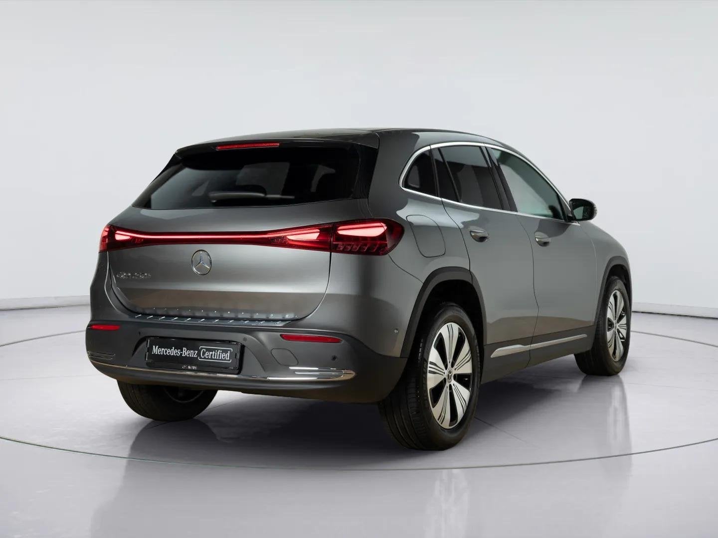Mercedes-Benz EQA 250+ Luxury Line 71 kWh, Dealer onderhouden, Gebruikt, Zwart, 435 min